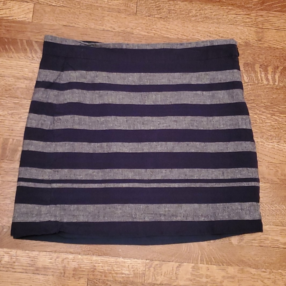 GAP navy striped skirt